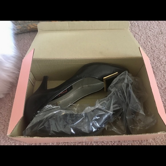 Vintage Tokyo Style Heels - Picture 4 of 4